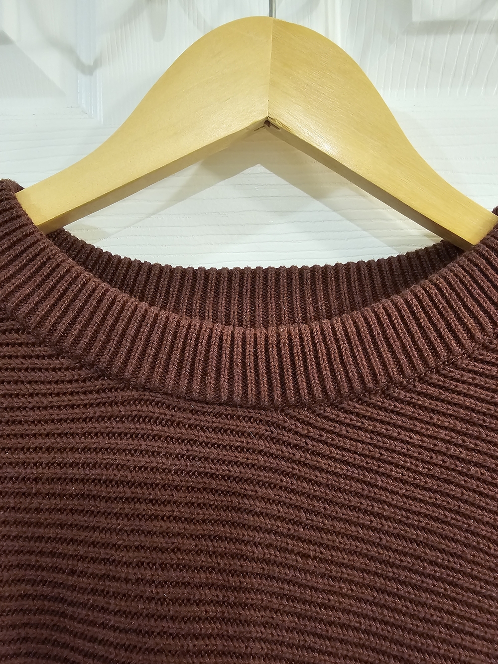 Cropped Ribbed Knit Sweater - Picture 3 of 5
